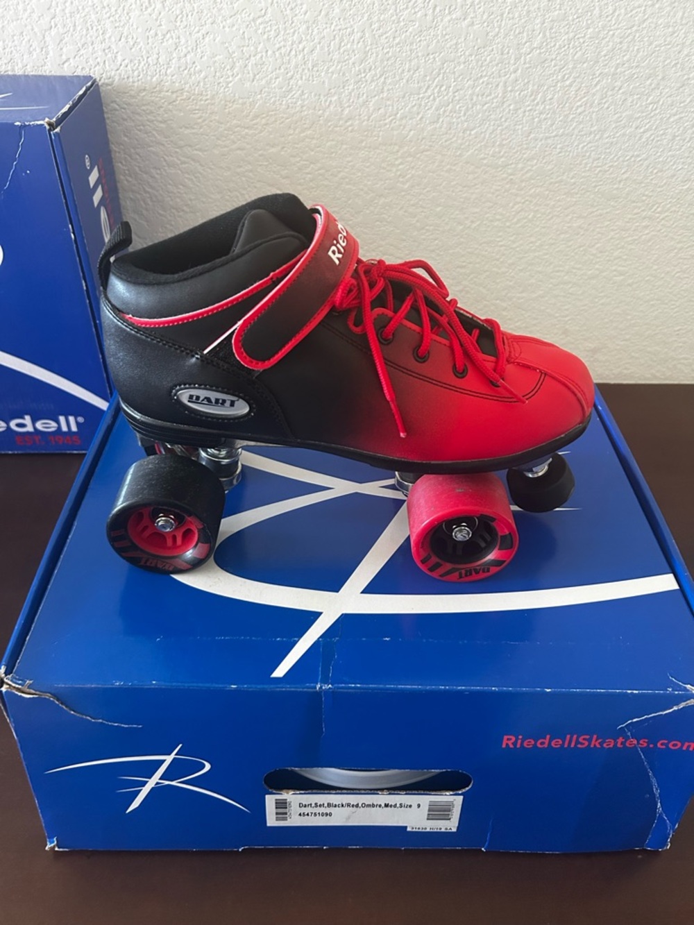Riedell Dart Black/Red Quad Roller Skates - Picture 7 of 9